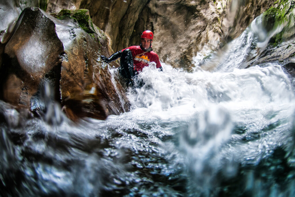 Extreme Canyoning - Nevidio